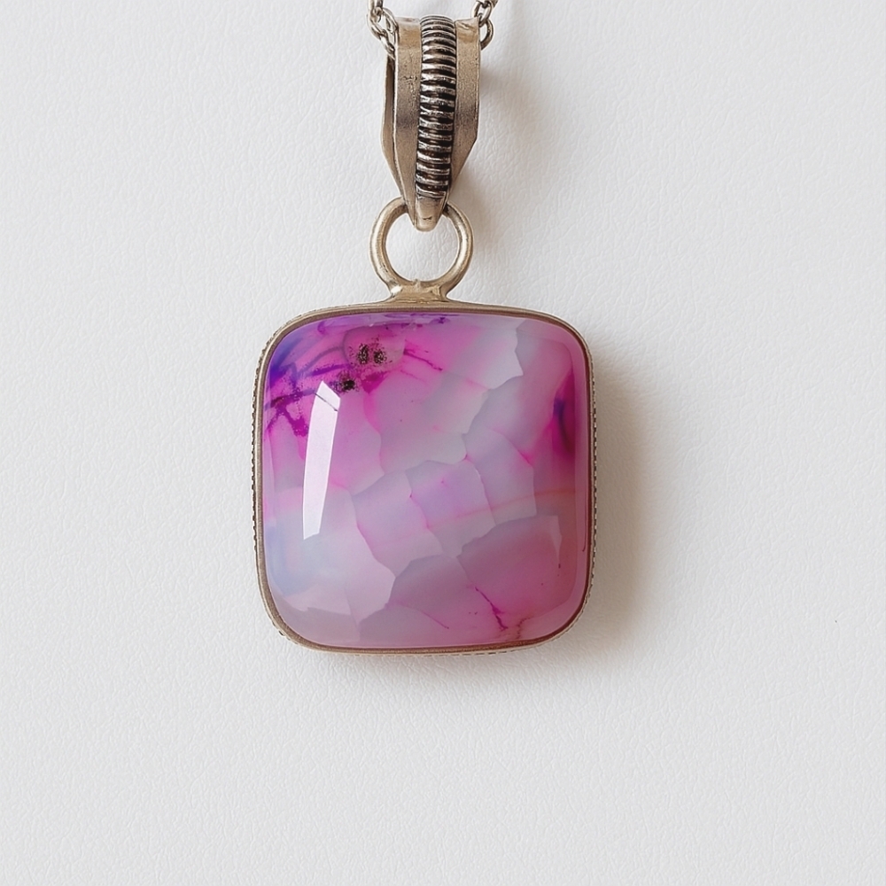 Agate Pendant Necklace NWOT